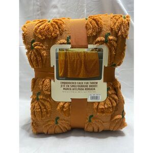 NWT Costco Halloween Faux Fur Throw Blanket Pumpkin